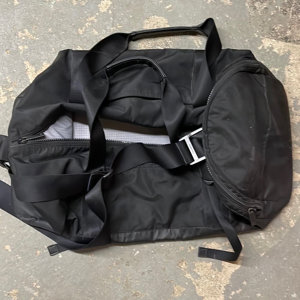 Lulu lemon black large duffle- never used